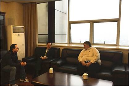 四川省环保厅李岳东副厅长同教授亲切交流 四川省环保厅李岳东副厅长同教授亲切交流